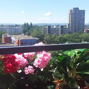 Lane Laatzen Apartment